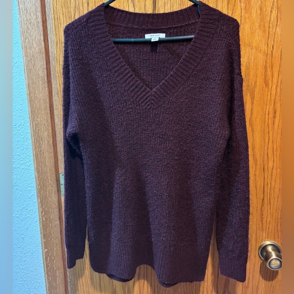 Like new Nine West women’s Burgundy sweater